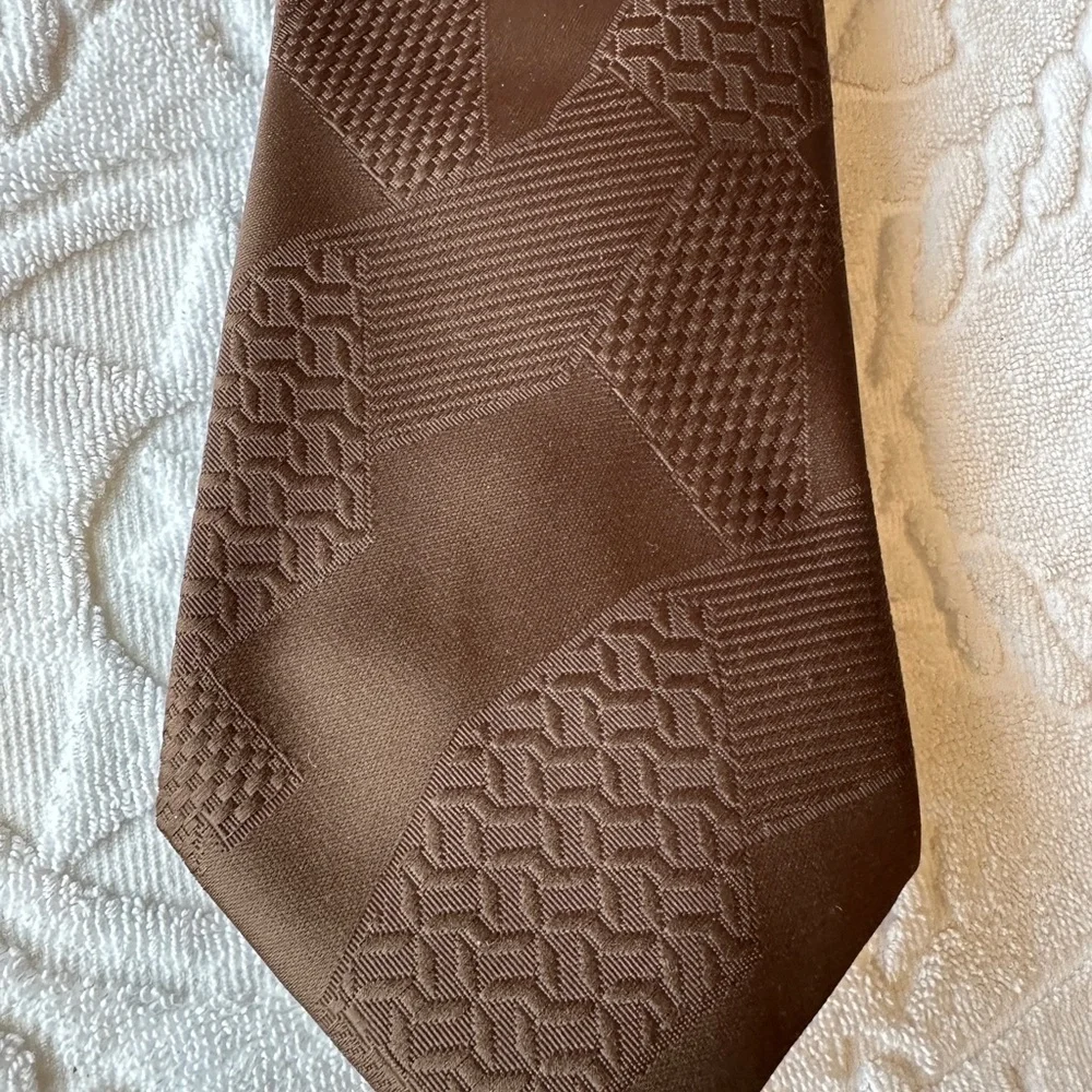Elegant Brown Patterned Men's Tie‎